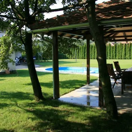 Apartment Domacinstvo Jovic