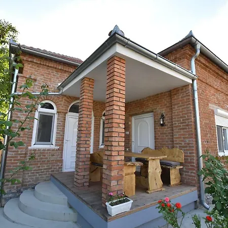 Apartment Domacinstvo Jovic *