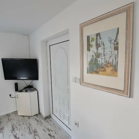 Apartment Domacinstvo Jovic *